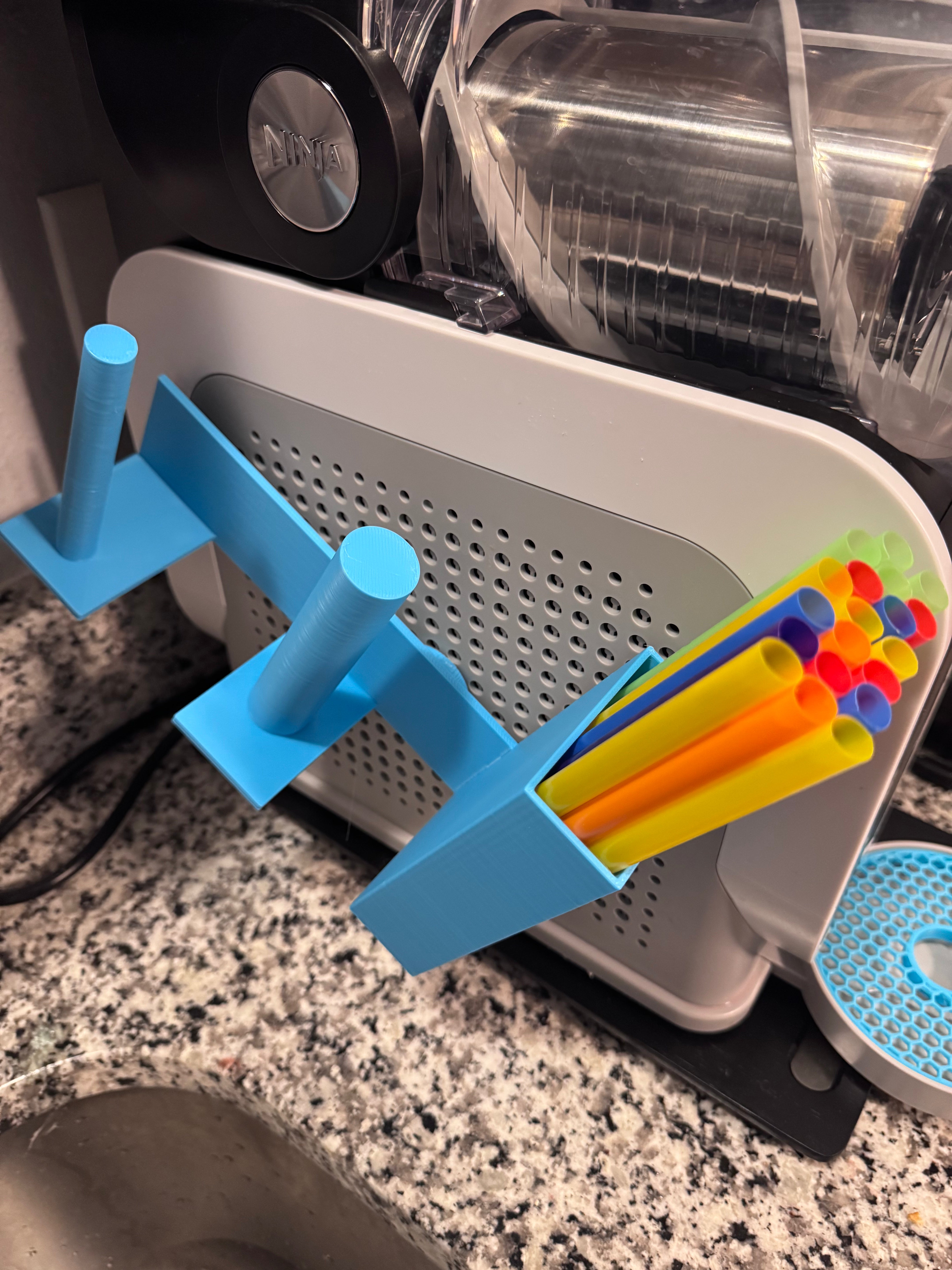 Ninja Slushi Side Mount Holder - PrintWorks 3D