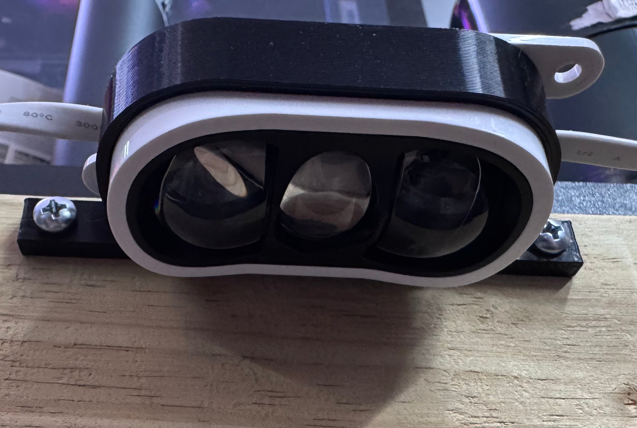 LED 90 DEGREE Mount for Prism